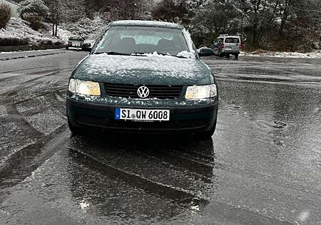 VW Passat Volkswagen 1.8 Auto Basis