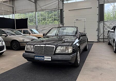 Mercedes-Benz CE 300 W124 H ZULASSUNG//SCHECKHEFTGEPFLEGT TÜV
