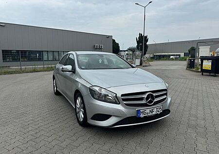 Mercedes-Benz A 180 Automatik / Scheckheft