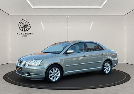 Toyota Avensis 2.0 D-4D Executive Lim. LEDER/NAVI/PDC