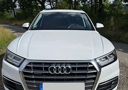 Audi Q5 TDI 40 S Tronic Quattro Design - TOP Zustand