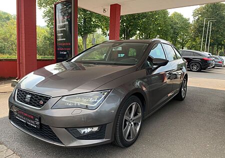 Seat Leon ST FR Automatik Navi Kamera Panorama-Dach