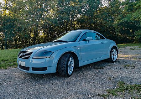 Audi TT Coupe 1.8T quattro 132 kW -