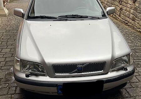 Volvo V40 1.9D - Silber