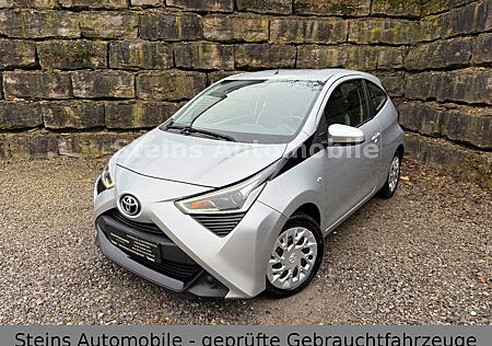 Toyota Aygo (X) Aygo -play *NAVI*KAMERA*TEMPOMAT*19% VAT*