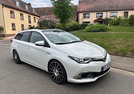 Toyota Auris Hybrid Executive 1,8 mit -Garantie