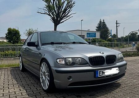 BMW 318i Scheckheft gepflegt mit neuer Steuerkette