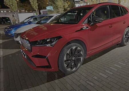 Skoda Enyaq 80x Sportline AHK 5J MATRIX HEADUP PANO WP