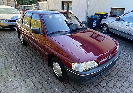 Ford Escort 1.3i Flair,1 Hand,Neuwertig,Erst 40000 KM