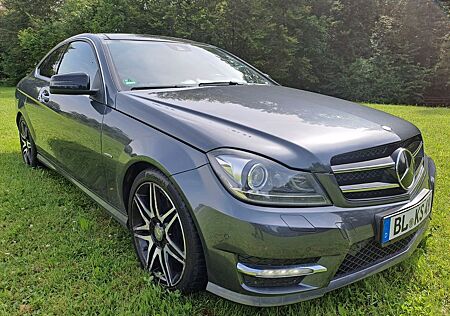 Mercedes-Benz C 250 Sport Coupé AMG Line