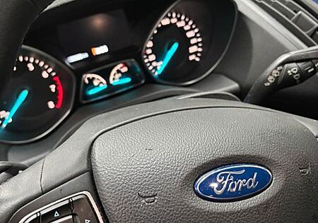 Ford Kuga 1,5 EcoBoost 4x4 129kW COOL & CONN. Aut...