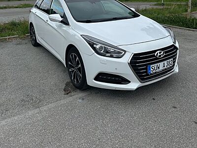 Hyundai i40 1.7 CRDi 104kW blue Premium Vollausstattung