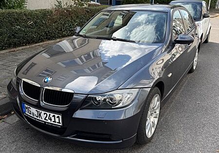 BMW 318i -
