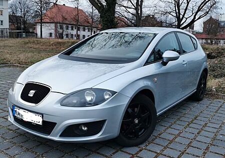 Seat Leon 2.0 TDI CR Style 140 Ps Scheckheft, Navi