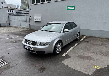 Audi A4 2.4 multitronic -