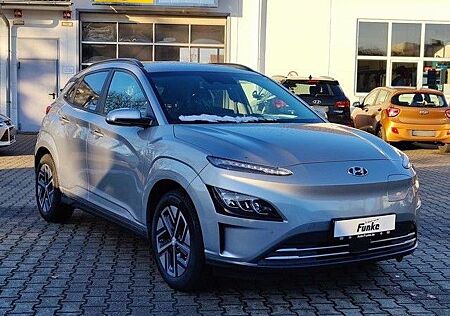 Hyundai Kona Elektro 100kW Advantage Navi, RFK, PDC, Sou