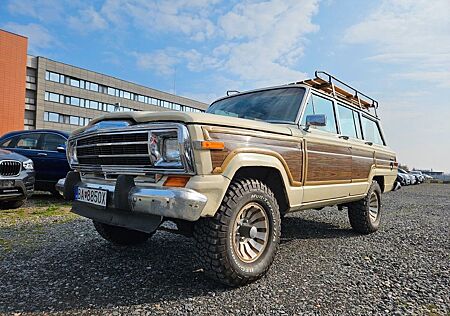 Jeep Wagoneer SJ V8 5.9