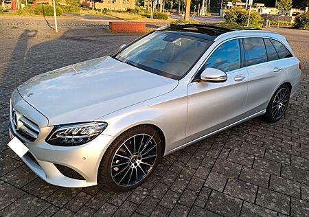 Mercedes-Benz 220 C220d PANO LEDER TÜV neu 194 PS 19"AMG Felgen