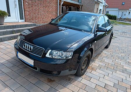Audi A4 Lim. 1.6 mit Sitzheizung und Klimaauto.