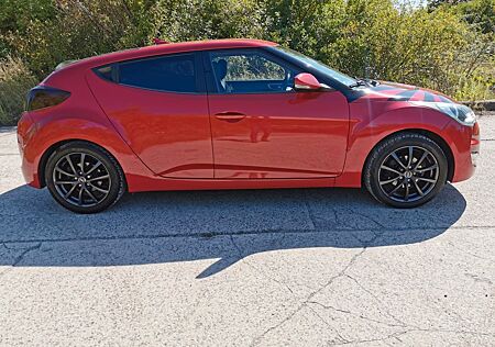 Hyundai Veloster Style