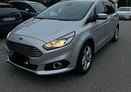 Ford S-Max 2,0 TDCi TÜV NEU!!! 8x Alufelgen