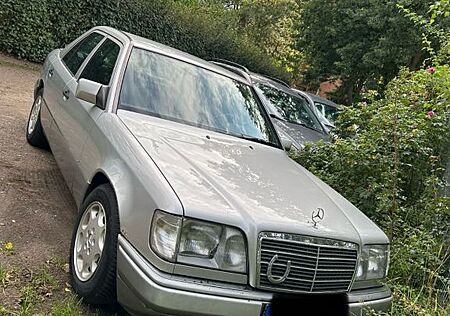 Mercedes-Benz E 200 W124