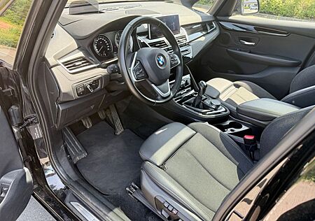 BMW 218i Active Tourer Sport Line Vollausstattung