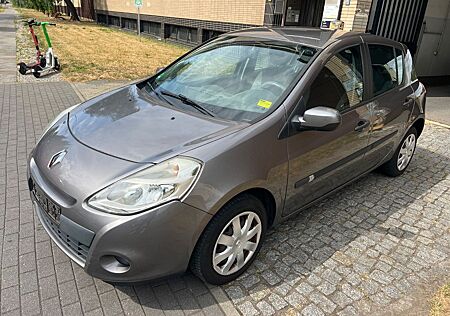 Renault Clio Dynamique 1.2 16V 75