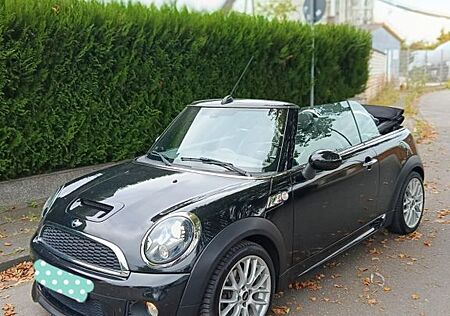 Mini Cooper S Cabrio JCW Paket aus 1.Hand