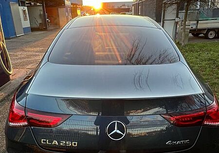 Mercedes-Benz CLA 250 4MATIC DCT , AMG Line