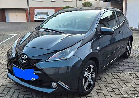 Toyota Aygo (X) Aygo (X) 1,0-l-VVT-i x-play touch x-play touch