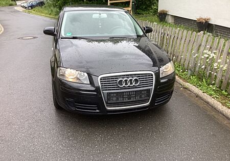 Audi A3 1.6 Attraction/ HU Neu 06-27 / 1. Vorbesitzer