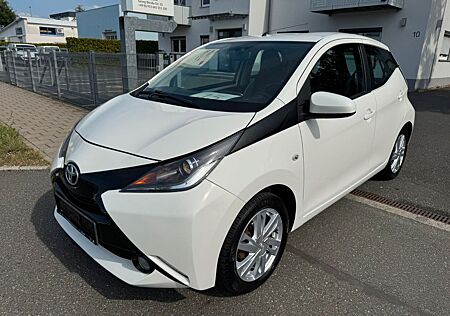 Toyota Aygo (X) Aygo -play touch 1.Hand Kamera 8Fach