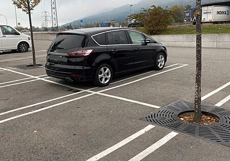 Ford S-Max 2,0 TDCi 132kW Titanium PowerShift Tit...