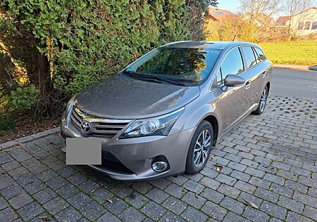 Toyota Avensis Combi 2,0-l-D-4D Edition