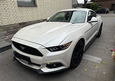 Ford Mustang 2.3 EcoBoost -