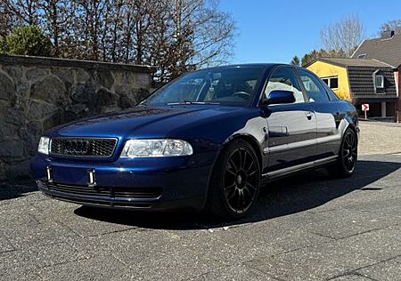 Audi A4 B5 1.8 T quattro limousine