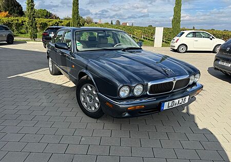 Jaguar XJ8 3.2