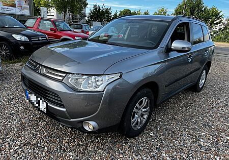 Mitsubishi Outlander Invite ClearTec 2WD*Kimatr*Temp.*2Hand