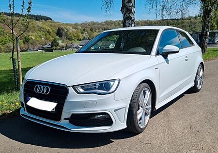 Audi A3 2.0 TDI (DPF) S line S line