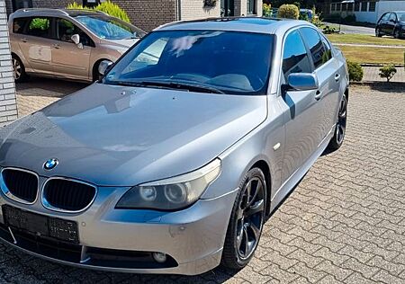BMW 520i AUTOM /KLIMA/ LEDER/ TÜV