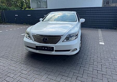 Lexus LS 600 H