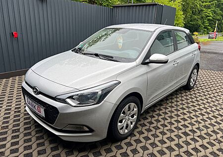Hyundai i20 *Klimaanlage*Voll Scheckheft*8xBereift*Top