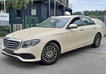 Mercedes-Benz E 200 E 200d Autom. NAVI KAMERA 2.HD SITZHz. TAXI
