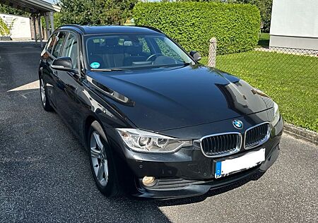 BMW 320d Touring - Panorama Leder Head Up AHK Aut