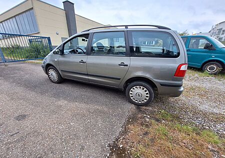 Ford Galaxy 2.3 7-sitzig