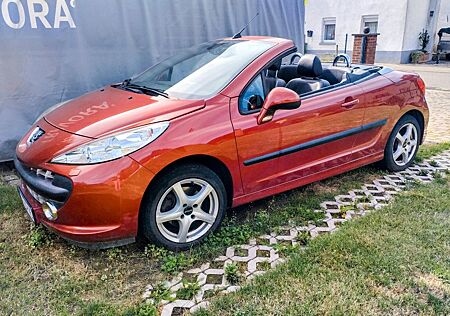 Peugeot Cabrio 207cc Tüv 2027 top Zustand