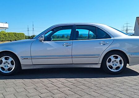 Mercedes-Benz 280 E W210 Facelift