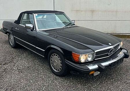 Mercedes-Benz SL 560 R107