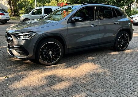 Mercedes-Benz GLA 250 e DCT -